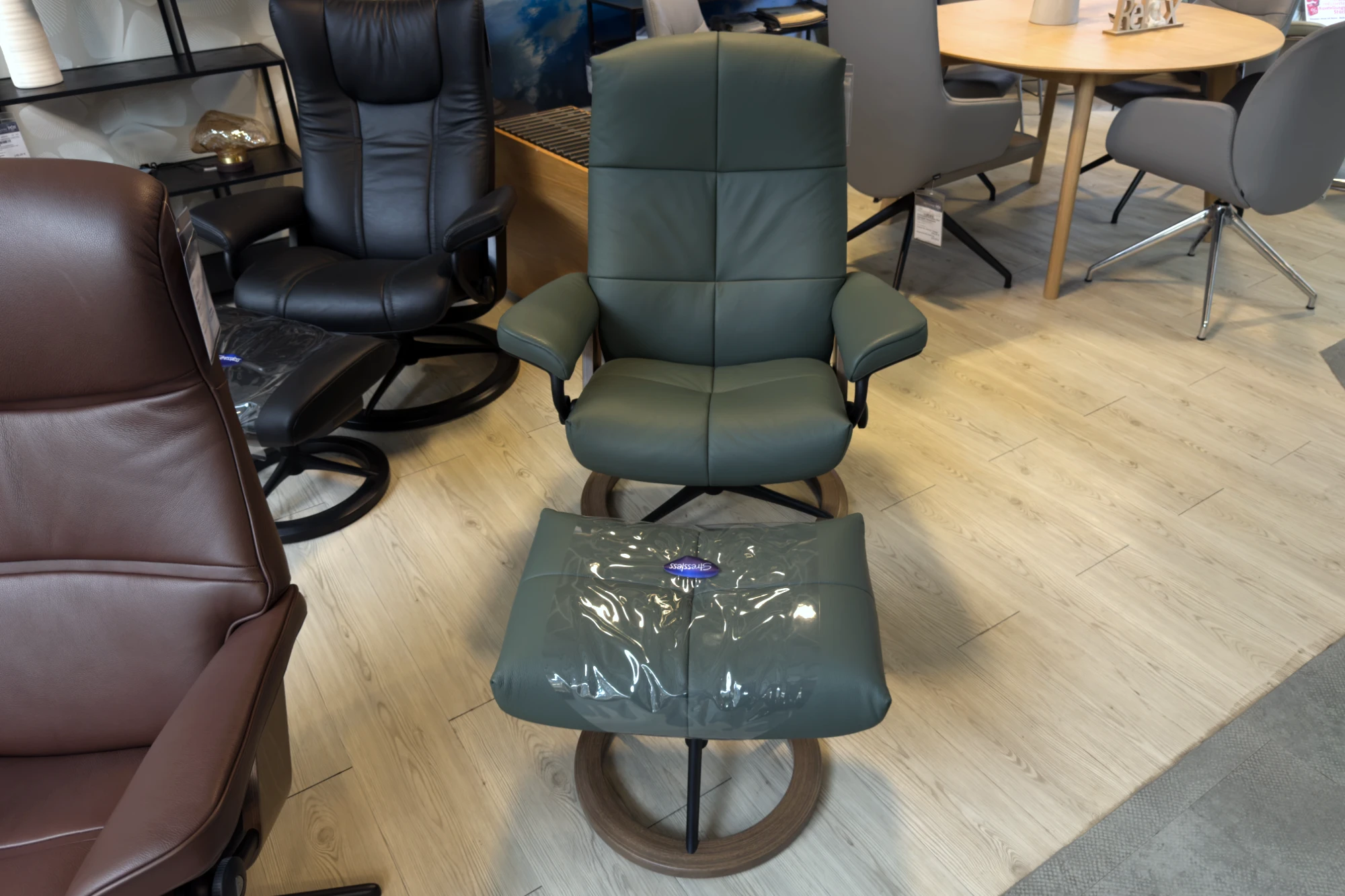 Stressless Sessel mit Hocker David Batick Green