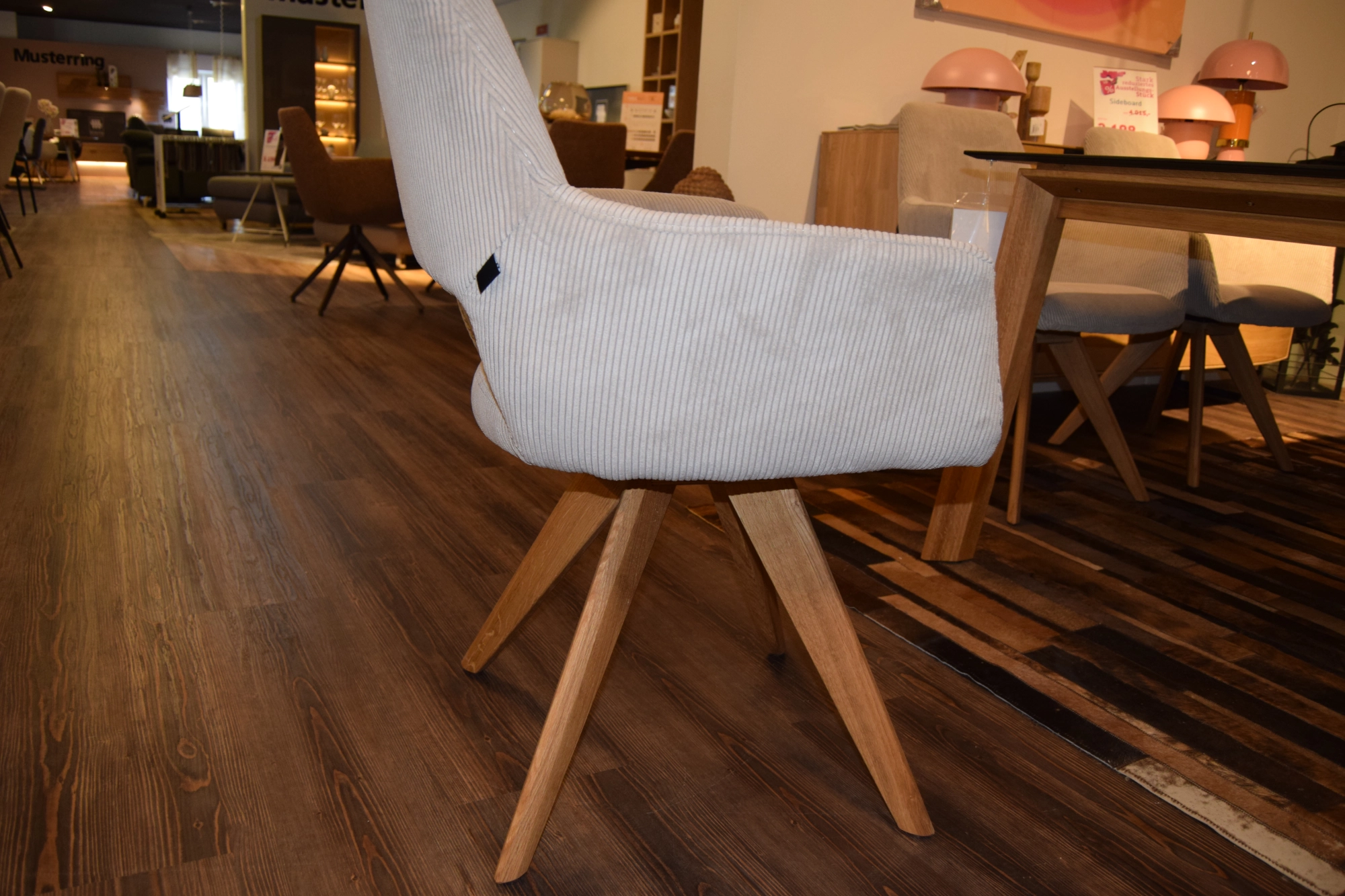 Schalensessel Interliving 5605 – Eleganz trifft Komfort