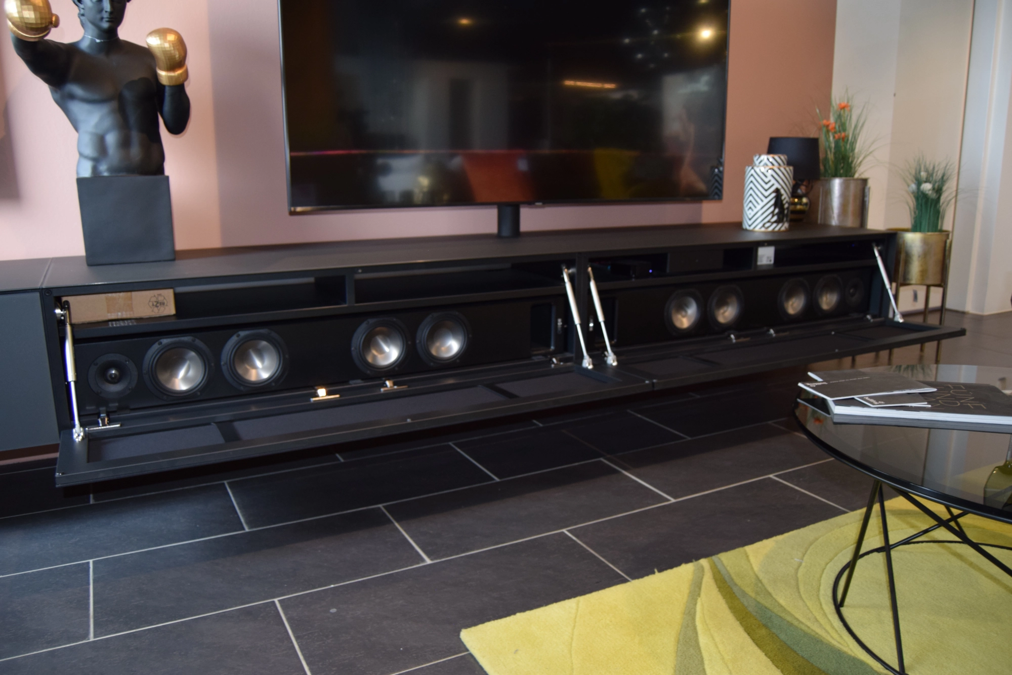 Exklusive Wohnkombination Ameno von Spectral – Inkl. Soundsystem und Verstärker
