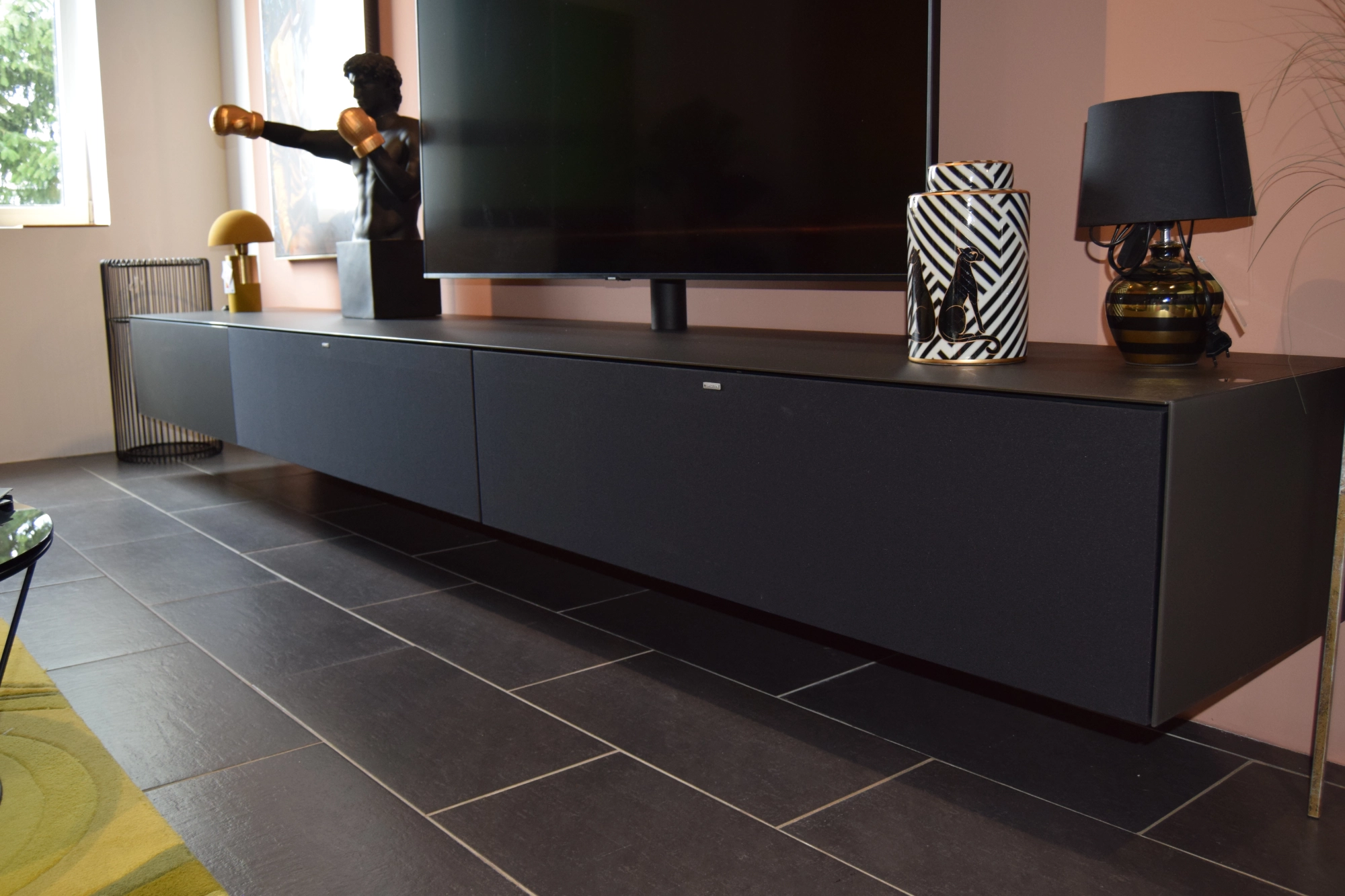 Exklusive Wohnkombination Ameno von Spectral – Inkl. Soundsystem und Verstärker