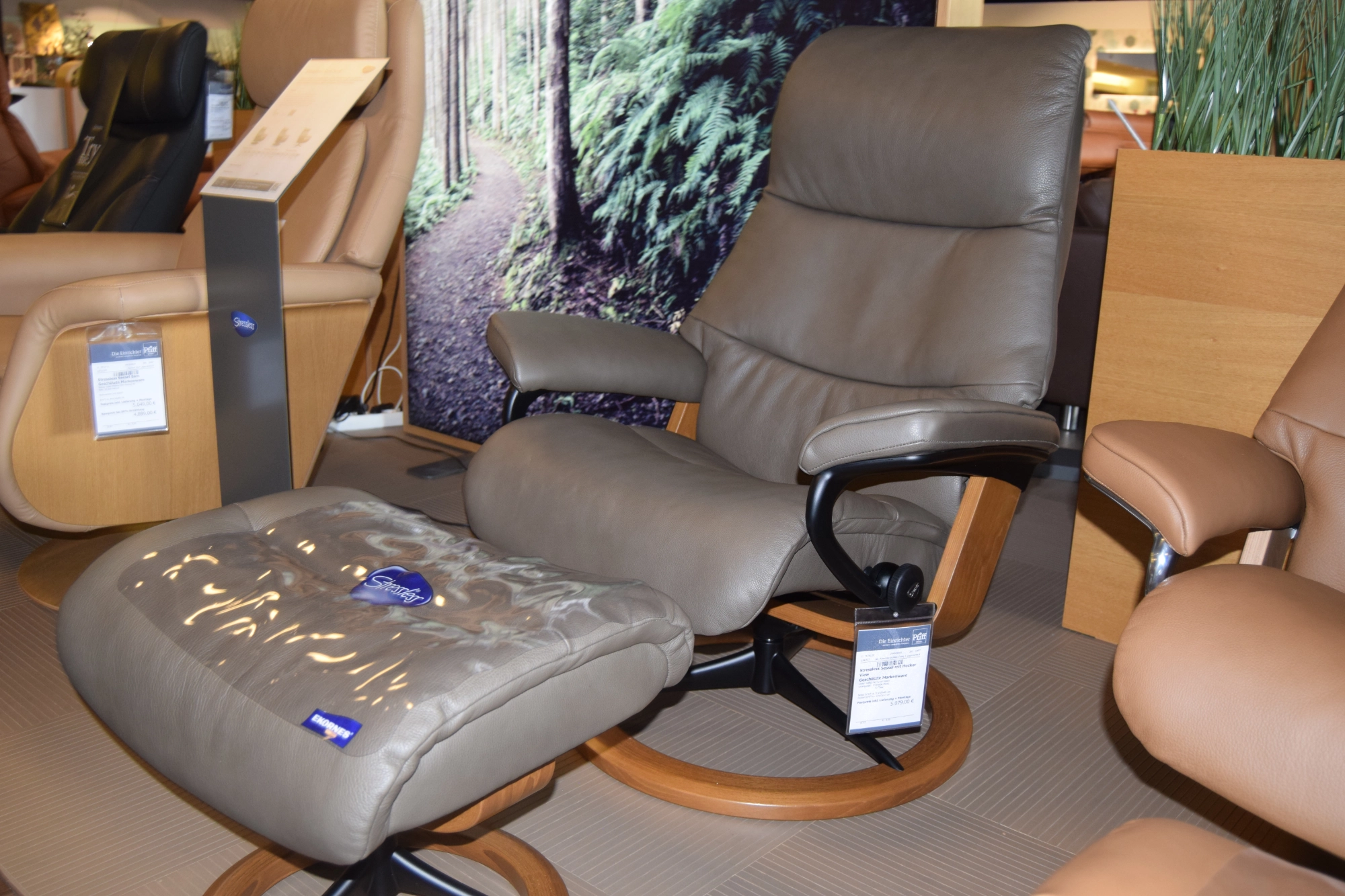 Stressless Sessel mit Hocker View Mattle Black