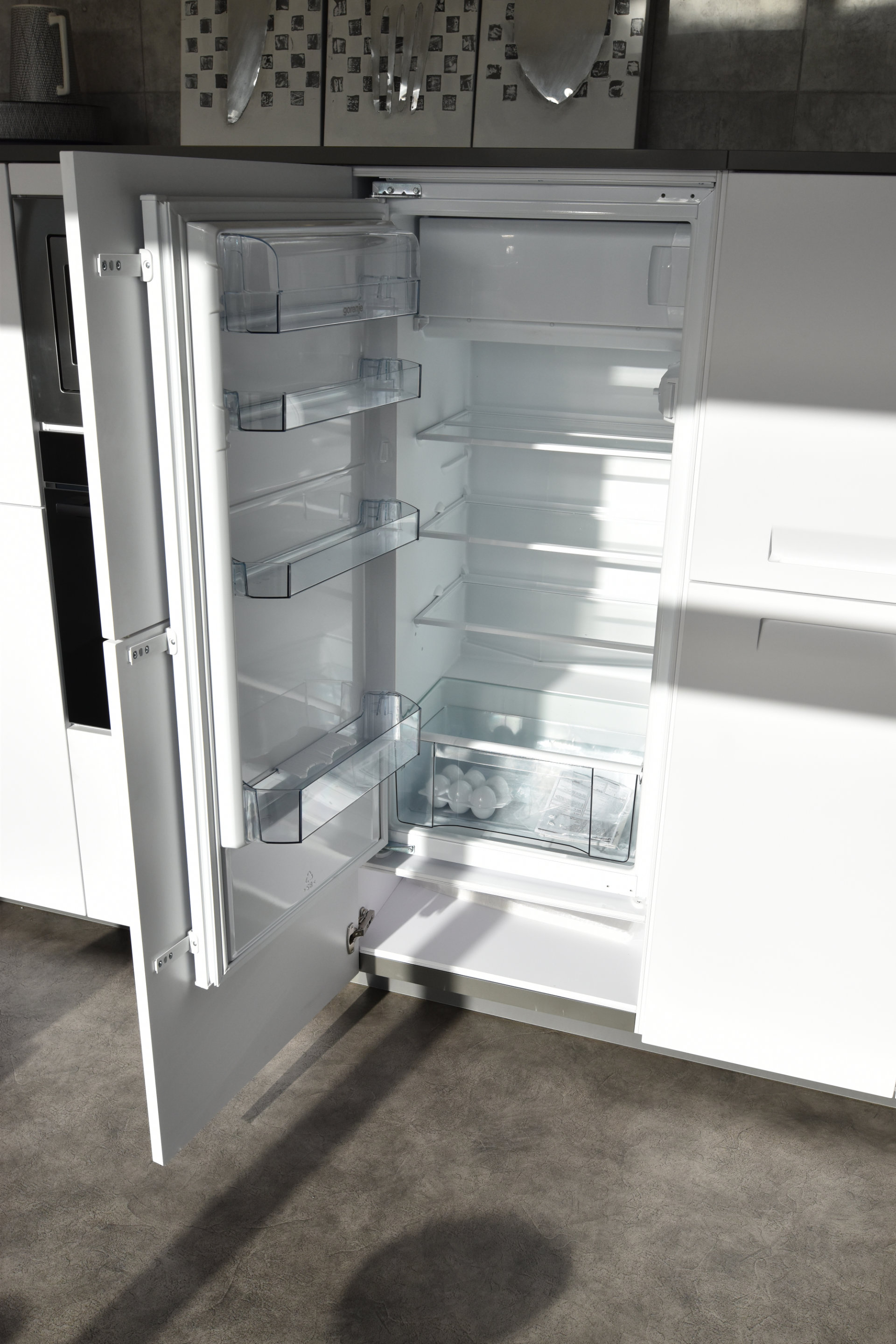 lightbox image lightbox image