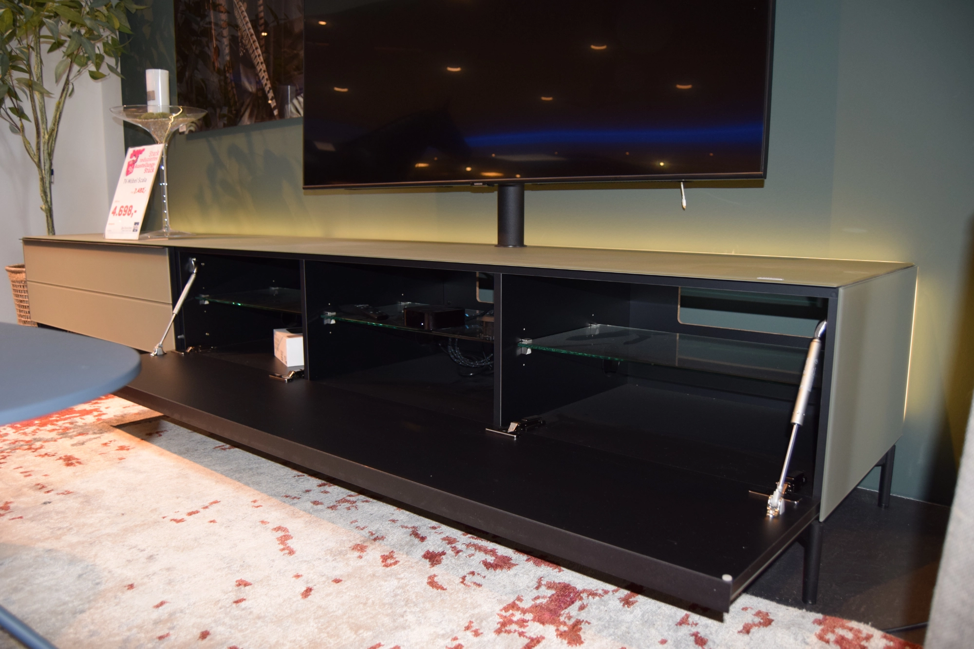 Spectral TV-Möbel Scala mit Beleuchtung