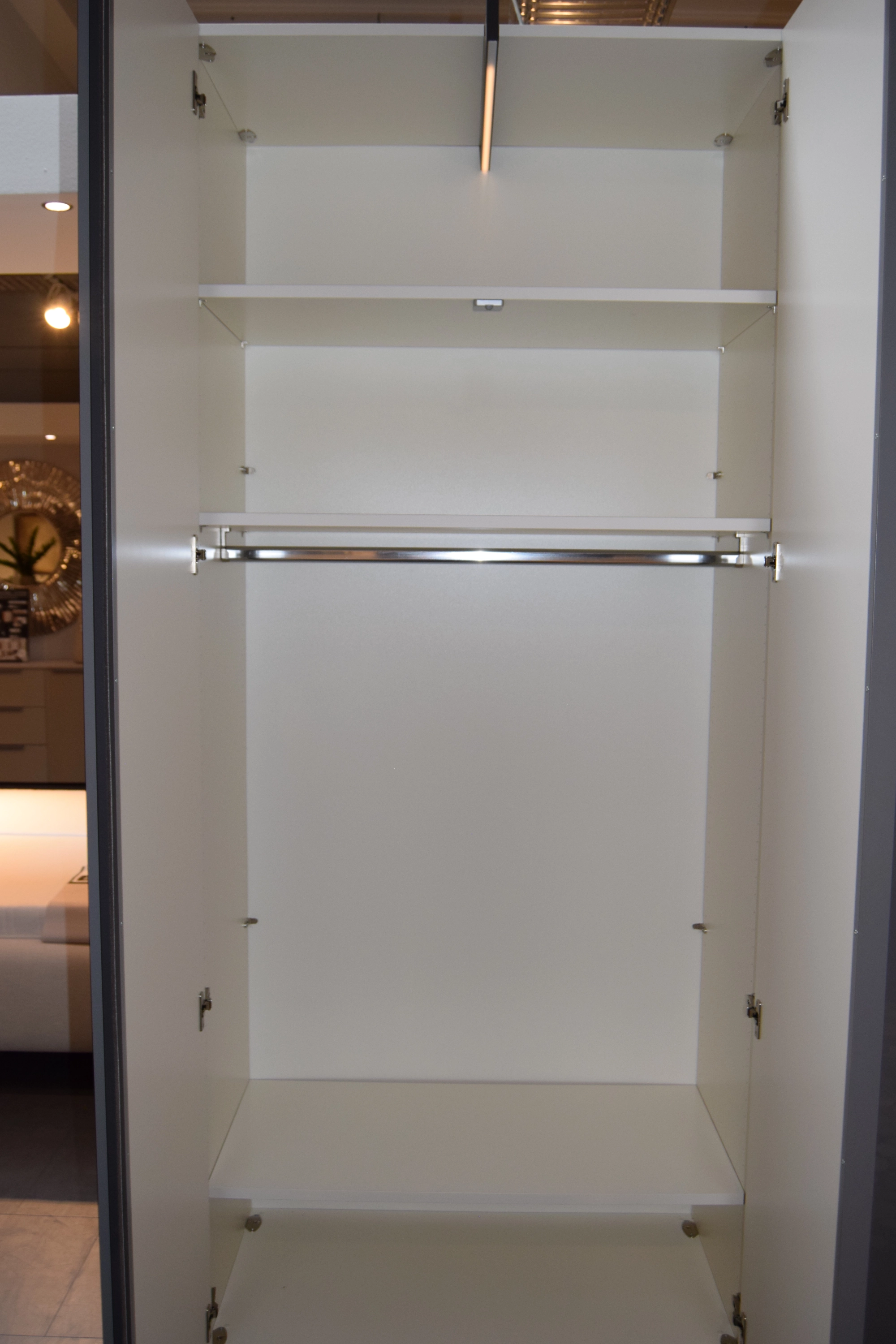 Musterring Drehtürenschrank Antivo – Eleganz und Funktionalität für Ihr Zuhause