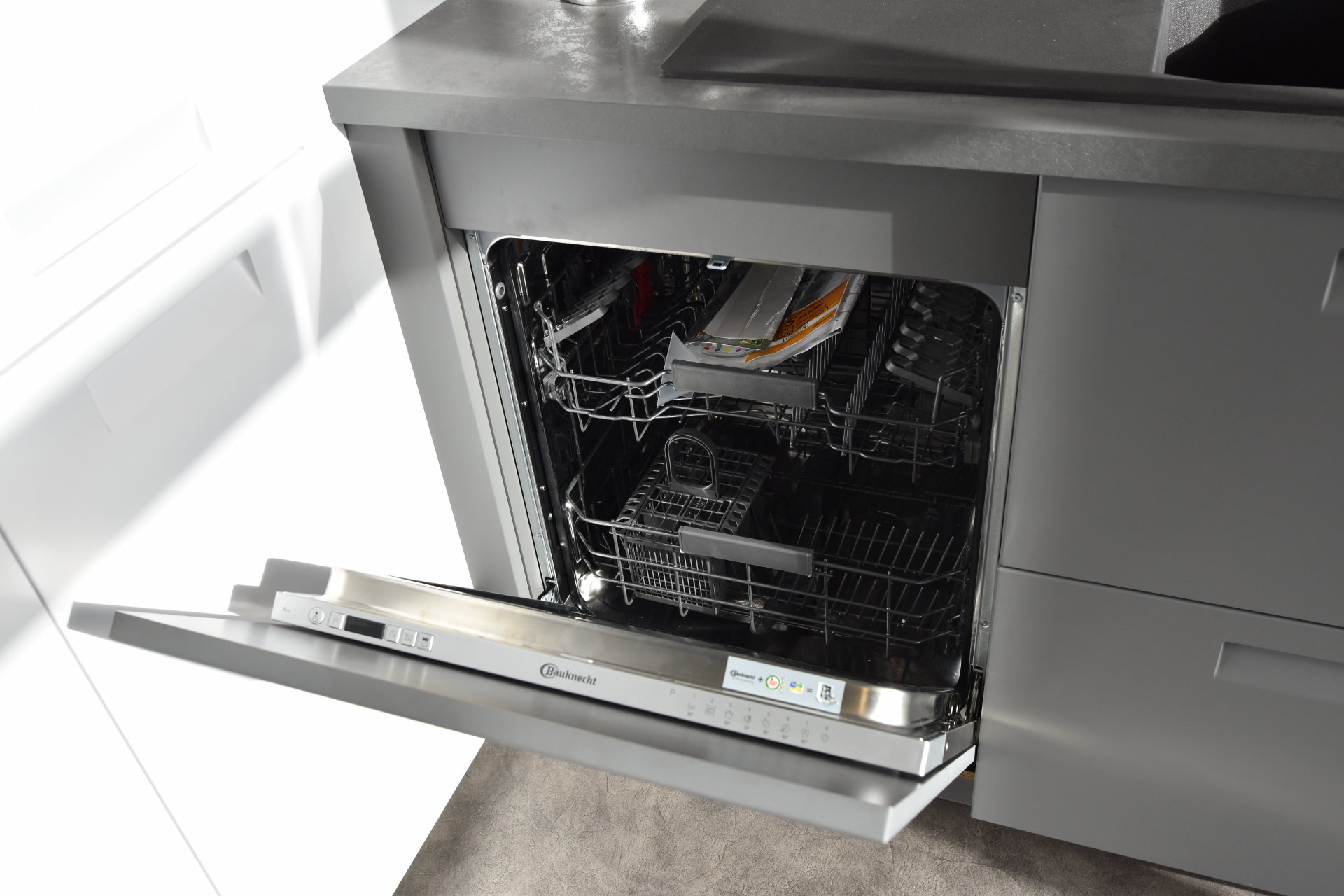 lightbox image lightbox image