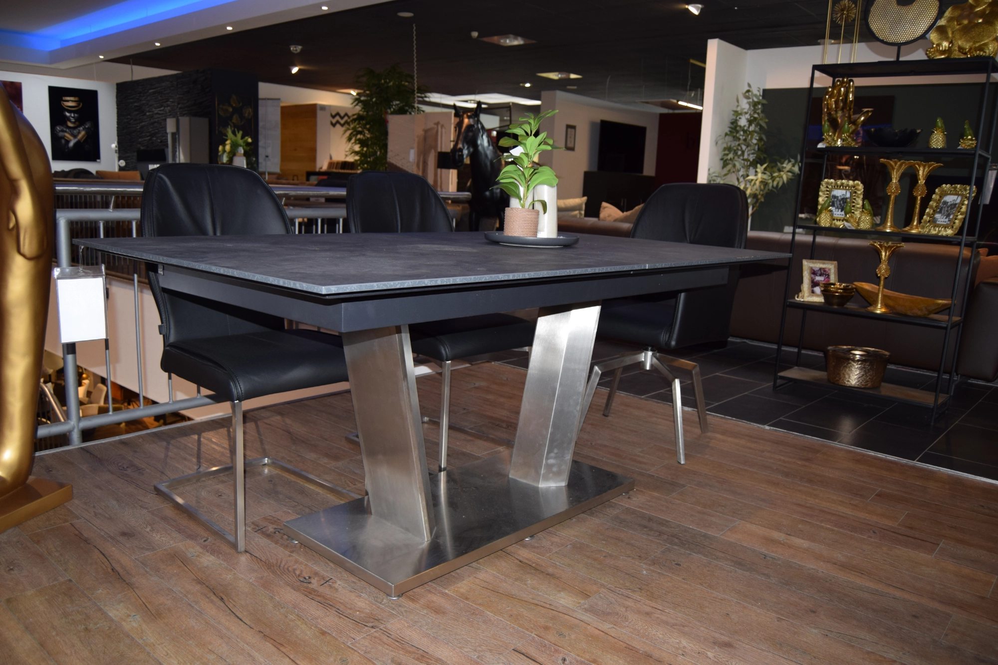 Esstischgruppe Interliving 5104 – Eleganz für Ihr Esszimmer zum Sonderpreis