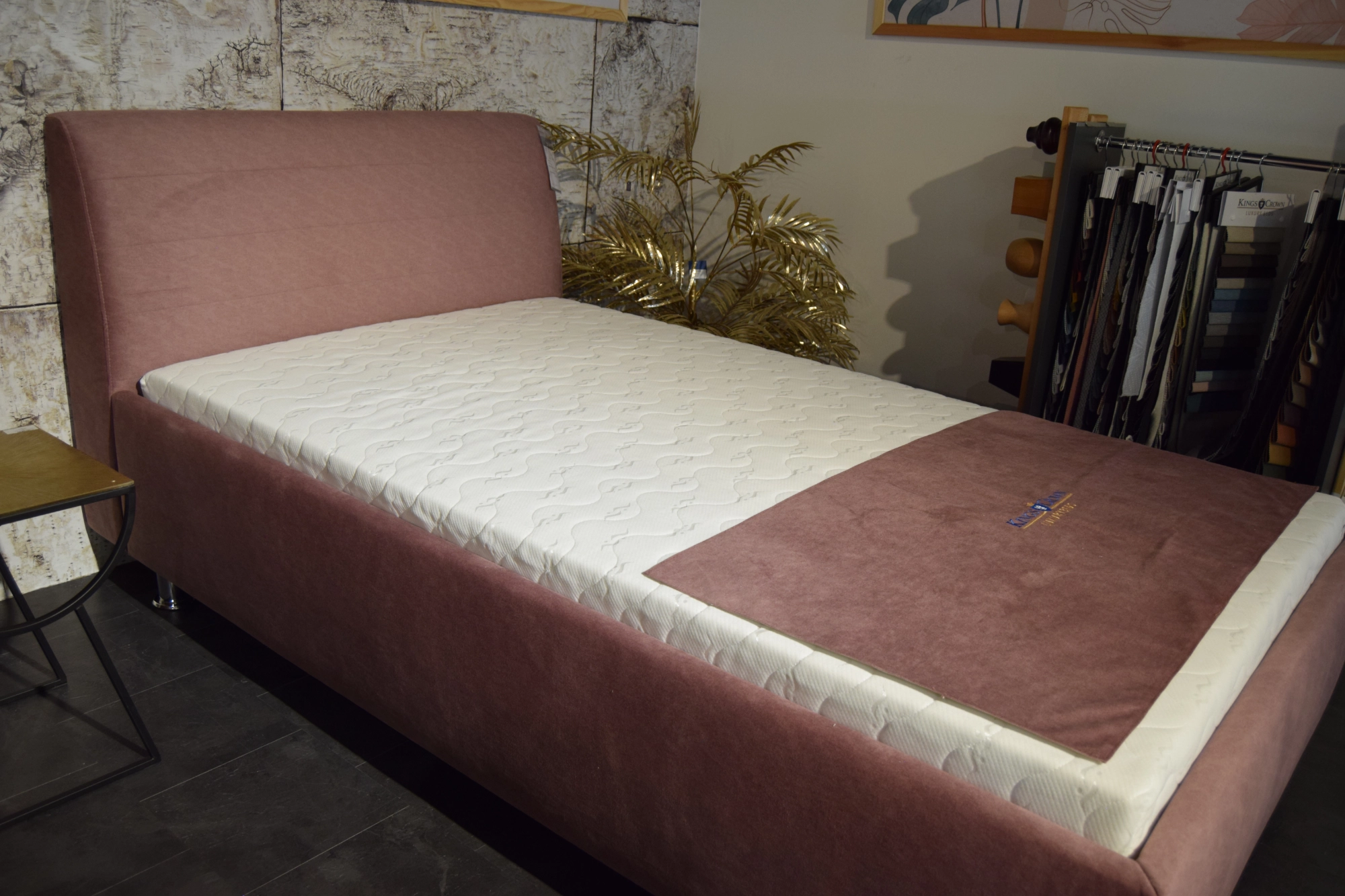 Polsterbett Kings Crown mit Stauraum – Eleganz und Komfort vereint