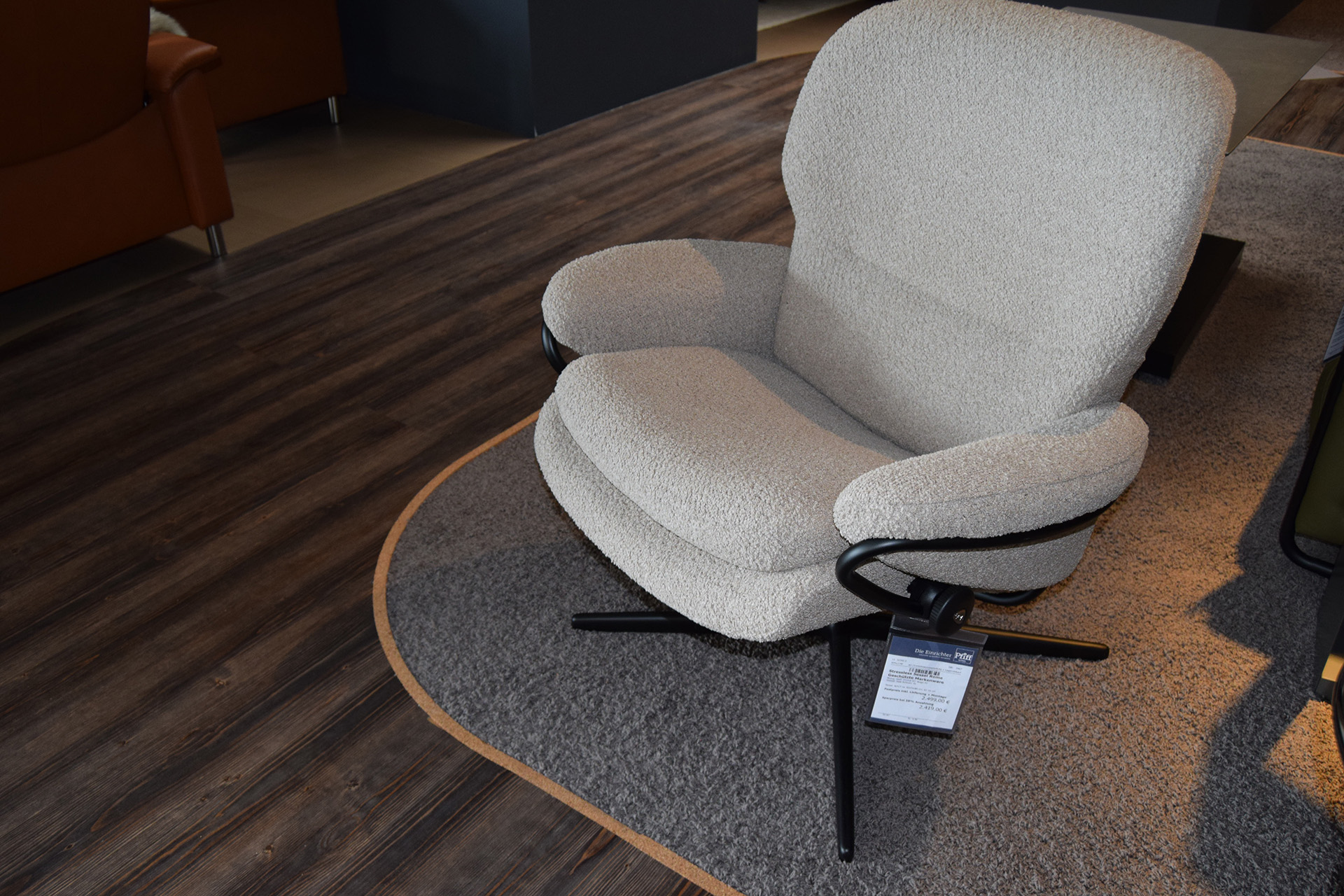 lightbox image lightbox image